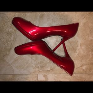 STUART WEITZMAN Apple Red Patent-Leather Pumps